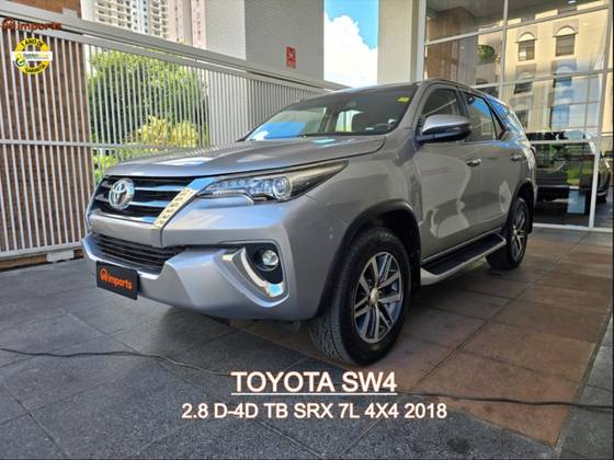 TOYOTA HILUX SW4 2.8 SRX 4X4 7 LUGARES 16V TURBO INTERCOOLER DIESEL 4P AUTOMÁTICO